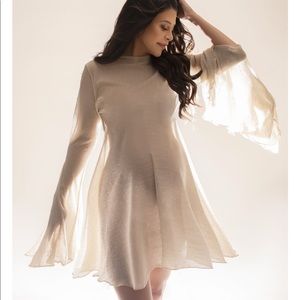 Gigi hadid maternity dress bell sleeves mini dress